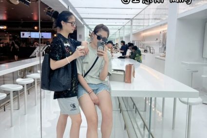 Big Long Leg Girl! Pan Zhenqi showed a recent photo: The day is a good day and the day is slowly long.