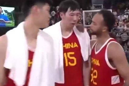 Do not forget to encourage Zhou Qi after winning! Li Kele forwarded: work together and unite as one!