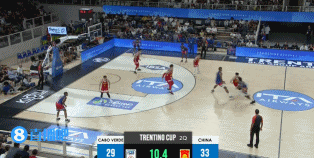 Super Giant ball “! Fang Shuo threw three points into the pressure whistle! China led Cape Verde 36-29 in the first half of men’s basketball